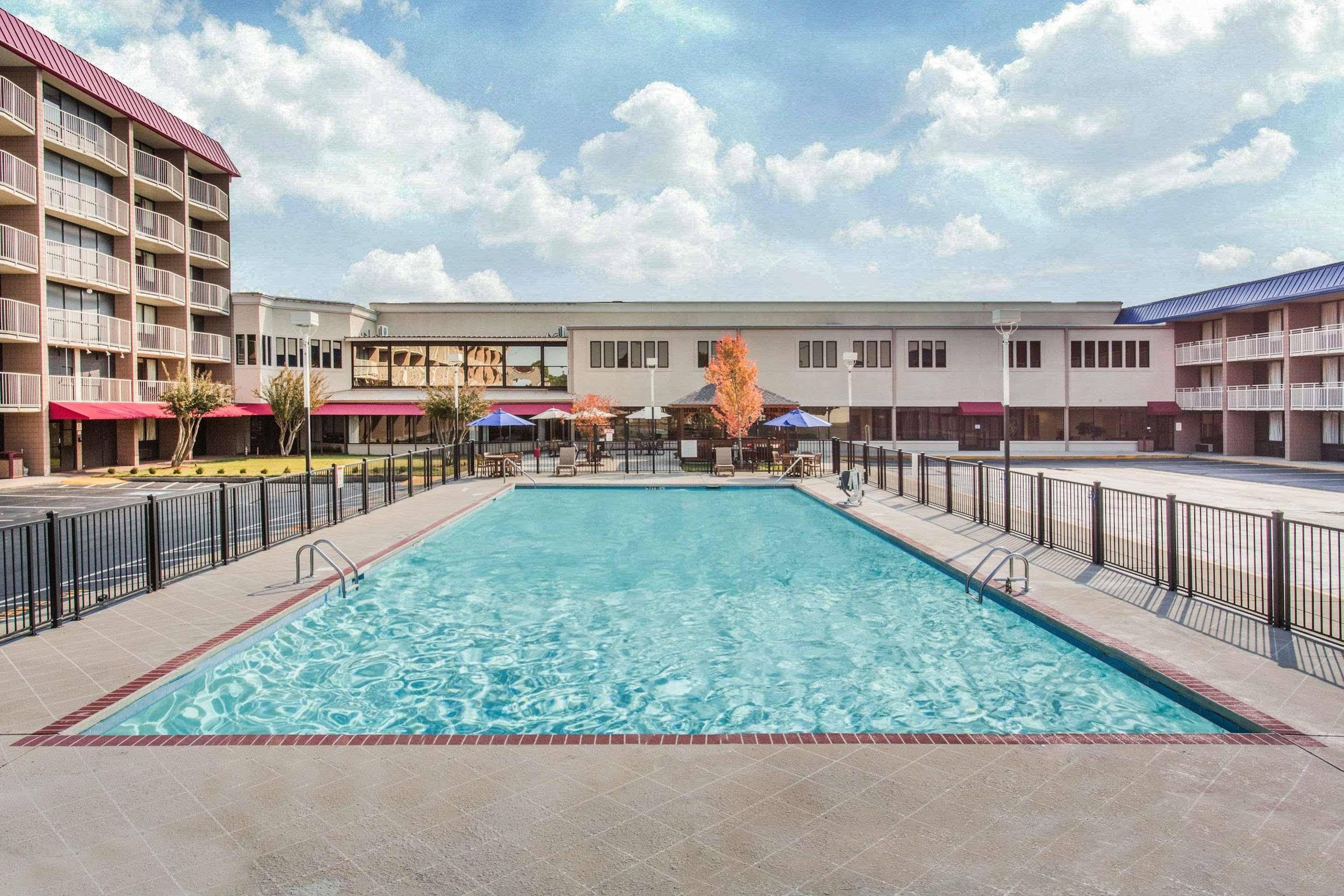 Baymont By Wyndham Fayetteville Fort Bragg Area Zewnętrze zdjęcie