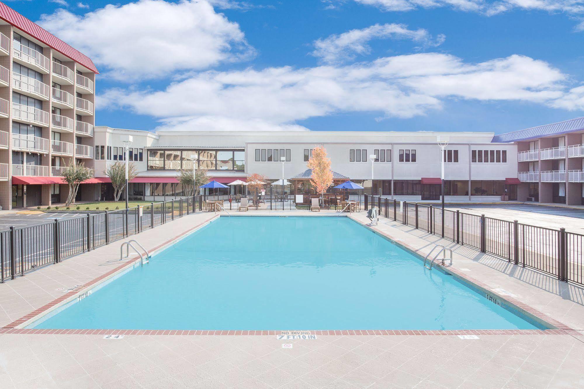 Baymont By Wyndham Fayetteville Fort Bragg Area Zewnętrze zdjęcie