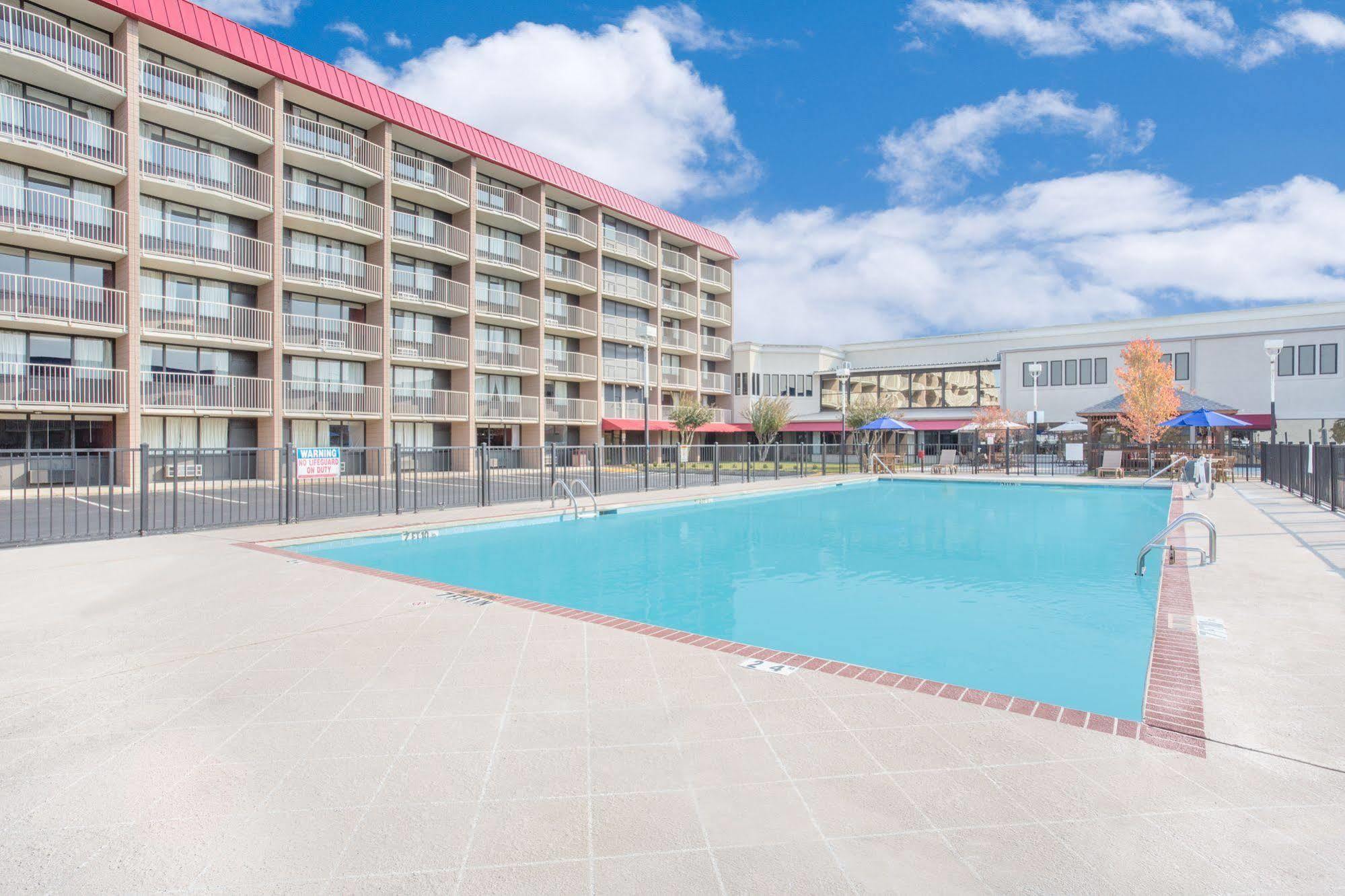 Baymont By Wyndham Fayetteville Fort Bragg Area Zewnętrze zdjęcie