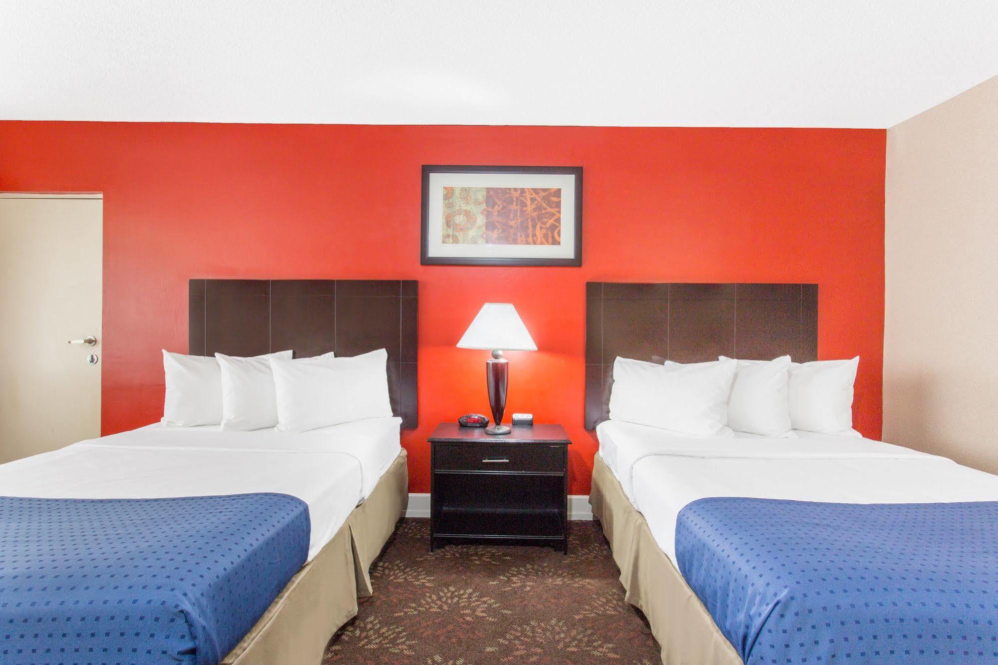 Baymont By Wyndham Fayetteville Fort Bragg Area Zewnętrze zdjęcie